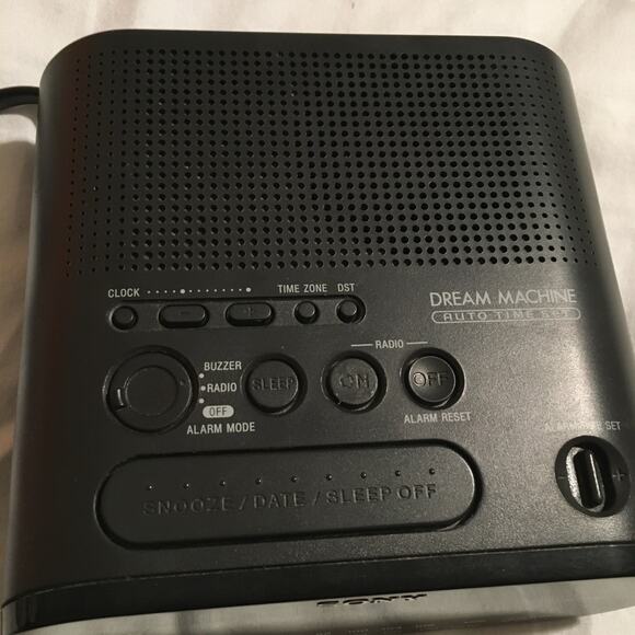 Sony Dream Machine ICF-C218 Digital Clock AM/FM Radio Alarm working condition - Picture 3 of 10